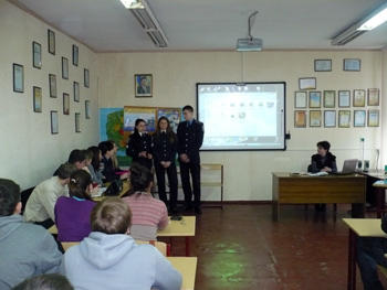 Марьинские милиционеры провели профилактическую беседу со школьниками (фото)