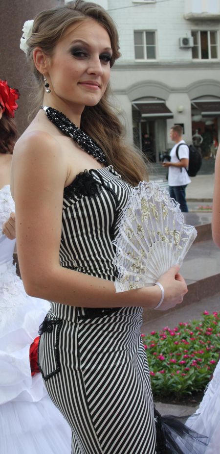 Самые необычные свадебные платья на параде невест в Донецке (фото)