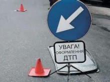 В Димитрове автомобиль сбил женщину-пешехода (видео)