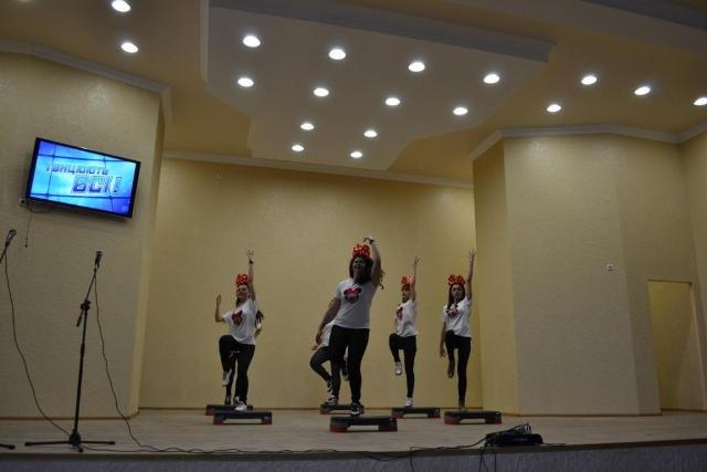"Dance life! Танцуют все" в Красноармейском педучилище (фото)