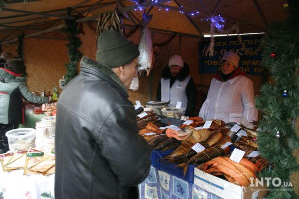 В Донецке открылась традиционная новогодняя ярмарка (фото, видео)