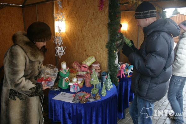 В Донецке открылась традиционная новогодняя ярмарка (фото, видео)