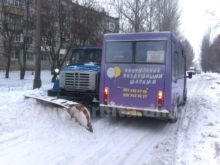 В Красноармейске пассажирская маршрутка столкнулась со снегоуборочной машиной (фото)
