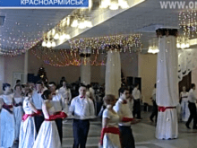 Новогодний бал в ШУ «Покровское» (видео)