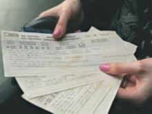 Жители Красноармейска спешно возвращают в кассы билеты на киевские поезда