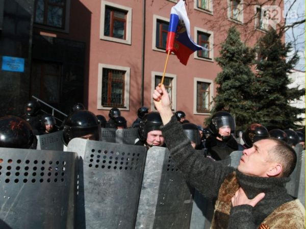 Хроника событий в Донецке 16 марта: митинги, штурмы, захваты зданий (фото, видео)