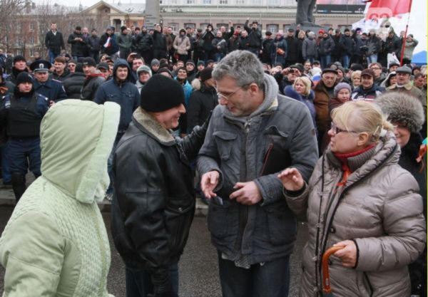 Хроника событий в Донецке 16 марта: митинги, штурмы, захваты зданий (фото, видео)