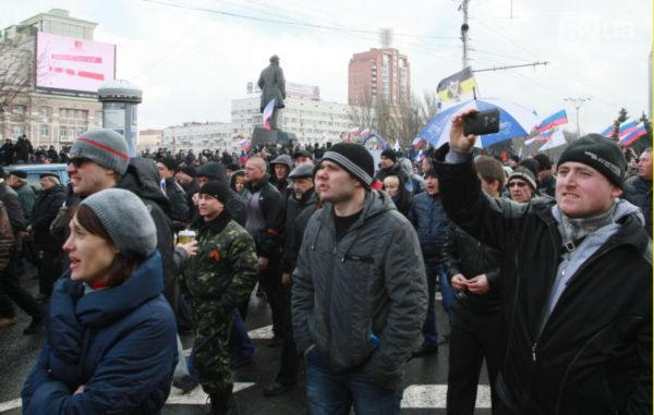 Хроника событий в Донецке 16 марта: митинги, штурмы, захваты зданий (фото, видео)