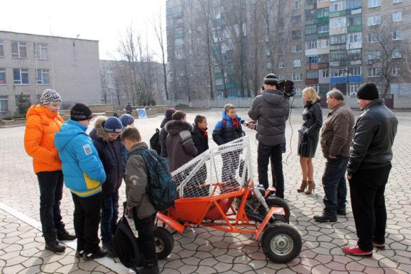 В Красноармейске юные конструкторы самостоятельно разработали и собрали кроссовый микроавтомобиль класса "БАГГИ" (фото)