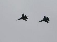 Воздушное пространство над Донецком патрулируют военные истребители (фото, видео)