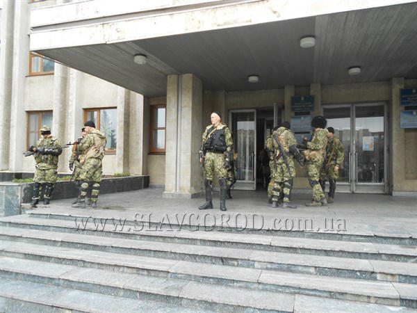 "Зеленые человечки" из Крыма перекочевали в Донбасс (фото, видео)