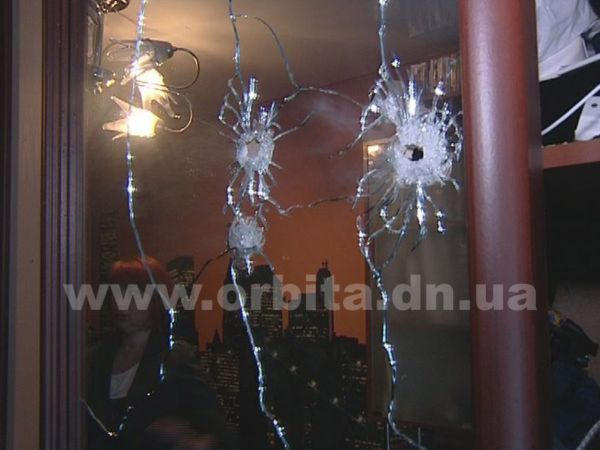Во время стрельбы в Красноармейске шальная пуля залетела в окно квартиры на 9 этаже (фото)