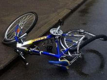 В районе Красноармейска 20-летний парень за рулем автомобиля сбил велосипедистку (видео)