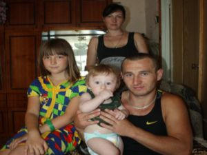 Семья из Горняка сбежала в Россию после оповещения мэра о возможном артобстреле города (фото)