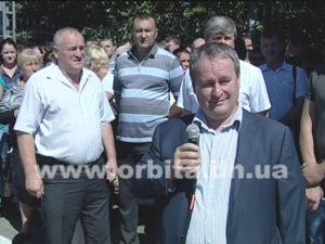 Жители Родинского массово встали на защиту своей шахты (видео)