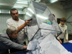 Масштабы фальсификации выборов в Димитрове ужасают (фото, видео)