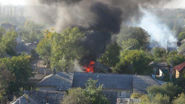 2 октября в Донецке: постоянные артобстрелы и огромный столб черного дыма (фото, видео)