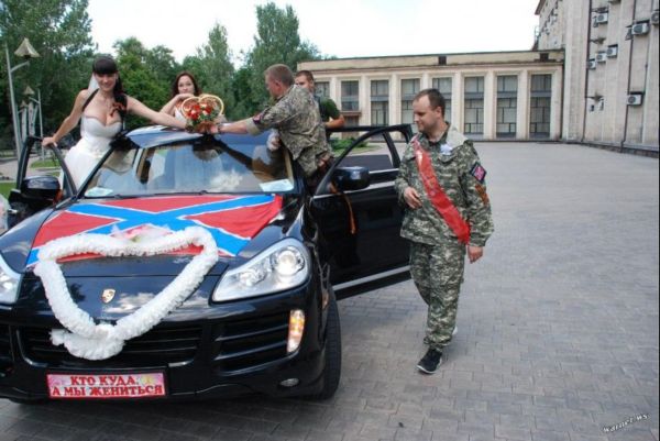 Боевики ДНР ездят на крутых автомобилях, которые попросту "отжали" (фото)