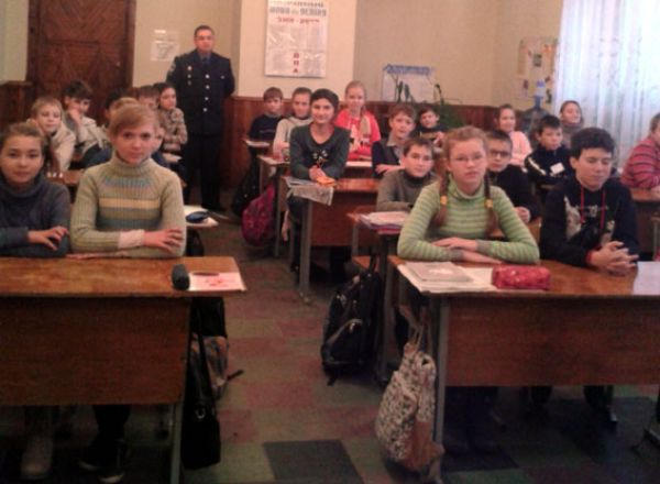 В Селидово школьникам рассказали об угрозе терроризма (фото)