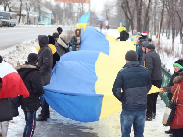 В Димитрове требуют лишить Януковича звания "Почетный гражданин" (фото)