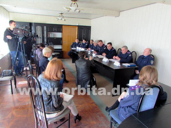 Милиция Красноармейска ответила на наболевшие вопросы (видео)