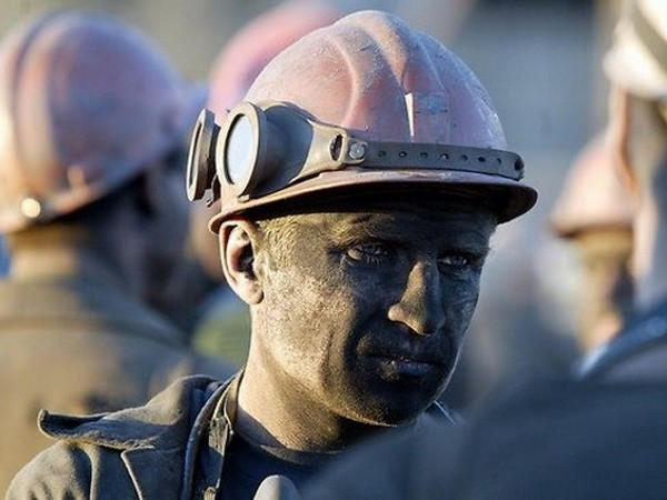 Несмотря на забастовки и смену генерального директора, шахтерам «Красноармейскуголь» по-прежнему не платят зарплату (видео)