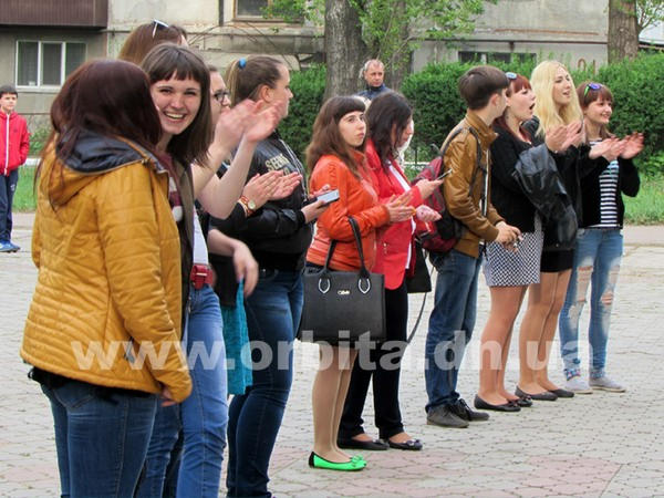 Жители Красноармейска отпраздновали 1 Мая (фото)