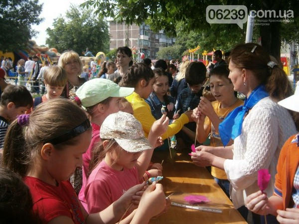 День защиты детей в Димитрове (фото, видео)