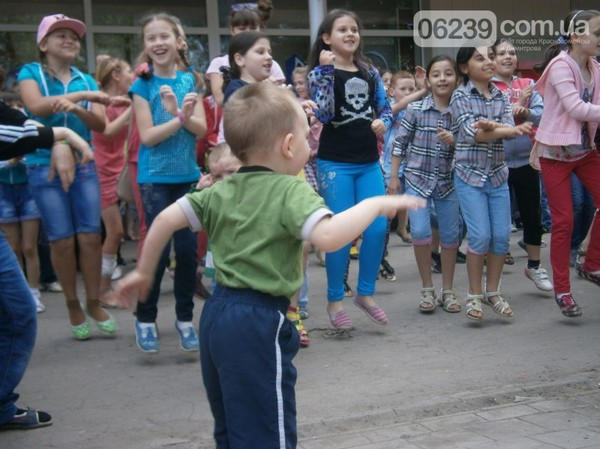 День защиты детей в Димитрове (фото, видео)