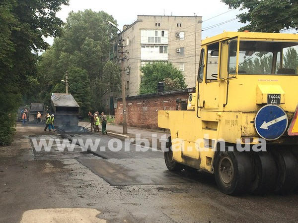 Как ремонтируют дороги в Красноармейске (фото)