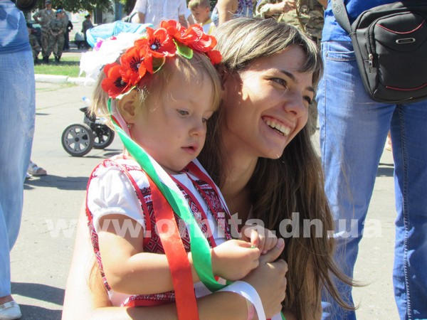 В Димитрове десантники в День ВДВ устроили детям праздник