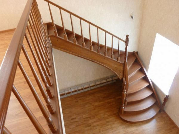 деревянные лестницы с поворотом