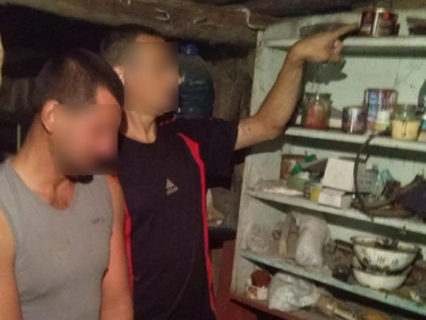 Житель Красноармейского района хранил в гараже наркотики