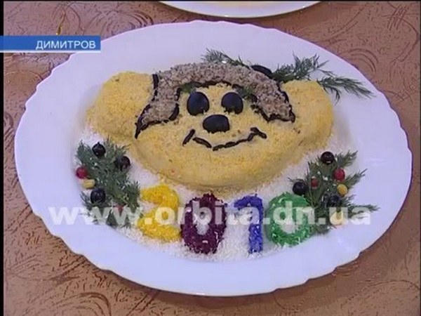 В Димитрове студенты представили кулинарную выставку новогодних блюд