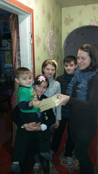 Дети Селидово, Новогродовки и Украинска накануне Дня Святого Николая получили подарки от народного депутата