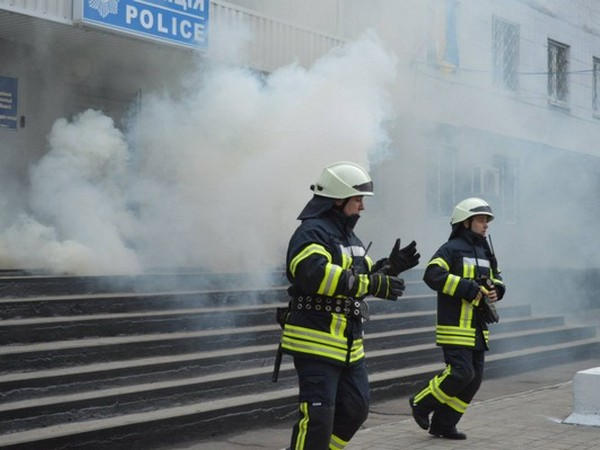В Красноармейске пытались «захватить» горотдел полиции, а потом «подожгли»