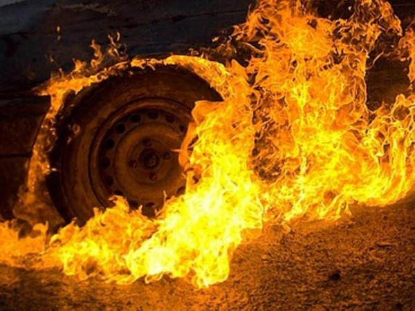 В Покровске сгорел военный грузовик
