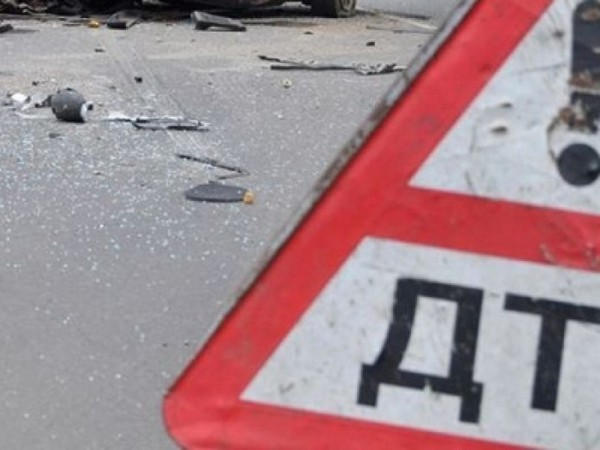 В результате ДТП в Селидово перевернулся автомобиль: пострадали два пассажира