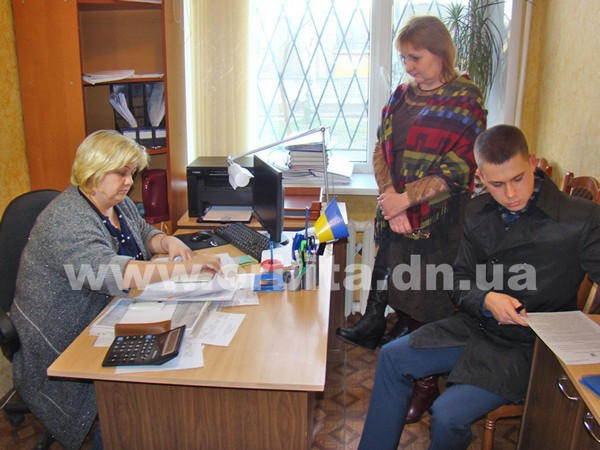 Прокуратура изъяла документы в жилищно-коммунальном отделе Покровского горсовета