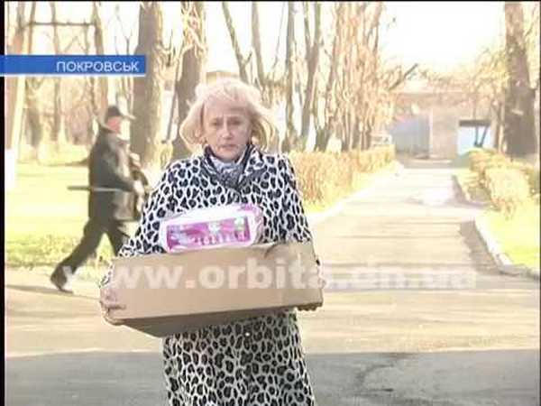 В Покровске 20-летняя переселенка с двумя детьми попала в больницу и нуждается в помощи
