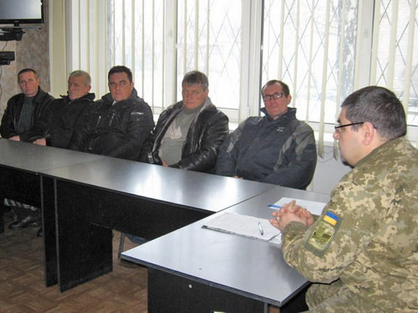 Безработным жителям Покровска предлагают военную службу по контракту