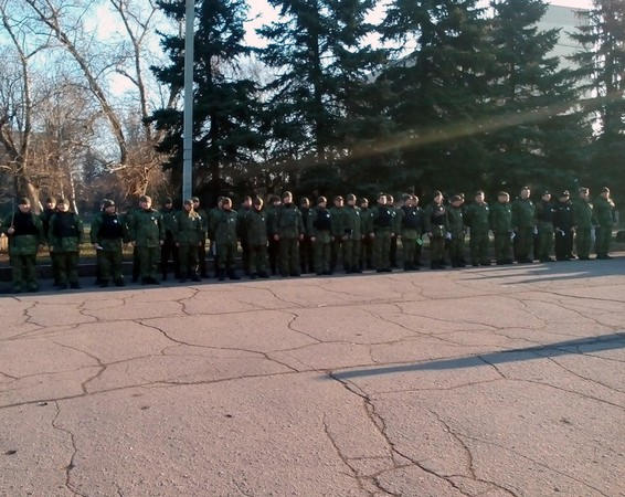 75 селидовских полицейских проводят спецоперацию по отработке территории обслуживания