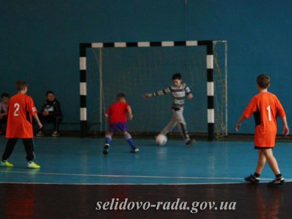 Школьники из Селидово и Горняка до последнего боролись за победу в «Школьной футзальной лиге Украины»