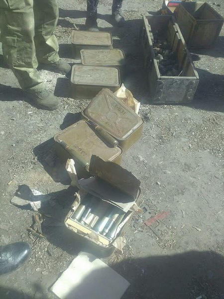 Вблизи шахты в Новогродовке обнаружен огромный арсенал боеприпасов