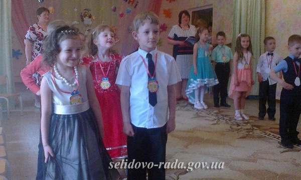 В детском саду Украинска прошел выпускной бал