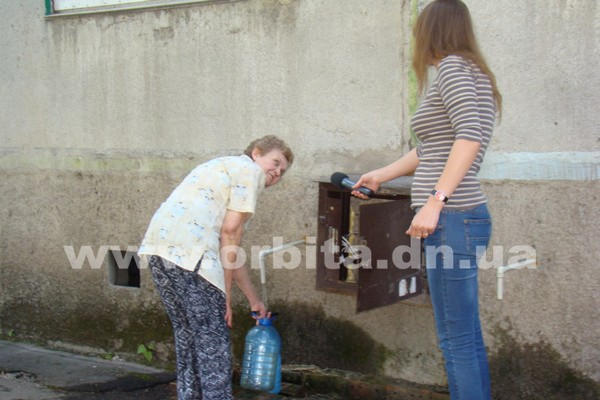 Как жители Покровска выживают в условиях отсутствия централизованного водоснабжения