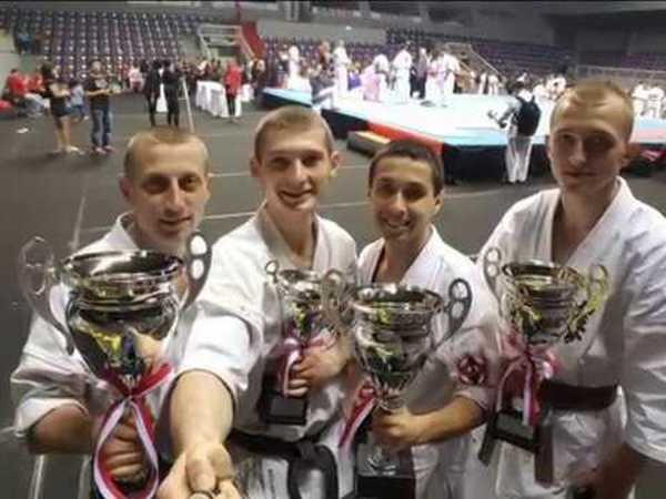Братья-каратисты из Покровска привезли медали с Чемпионата Азии