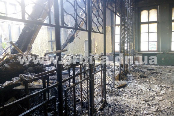 Как выглядит кинотеатр «Мир» в Покровске после пожара