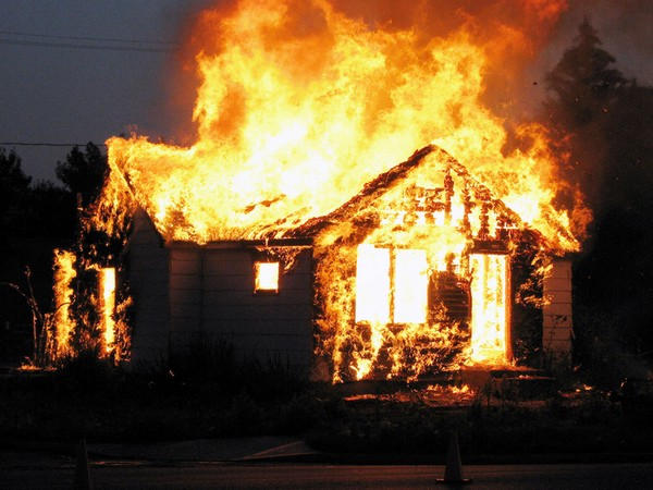 В Покровском районе горел дом