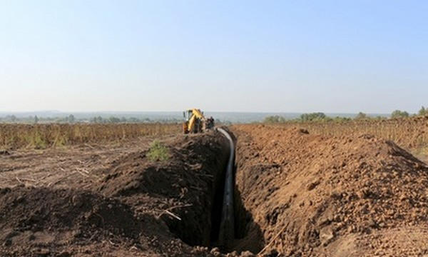 Как идет замена аварийного участка канализационного коллектора в Селидово